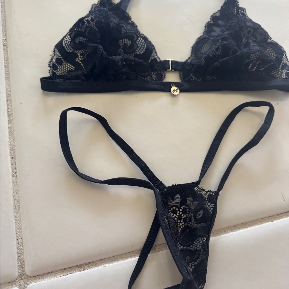 Wicked Weasel Elegant Black Lace Lingerie Set - Picture 2 of 8